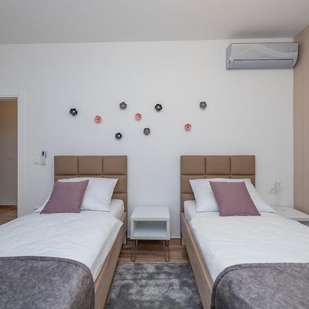 Luxury Apartments - La Vir 1 & 2 エクステリア 写真