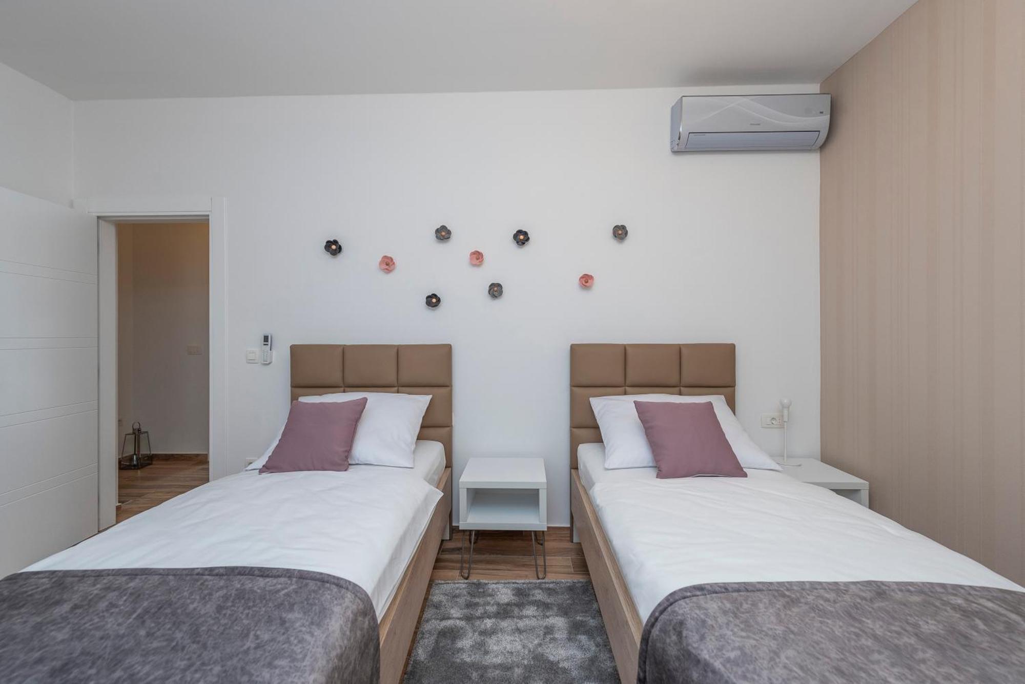 Luxury Apartments - La Vir 1 & 2 エクステリア 写真