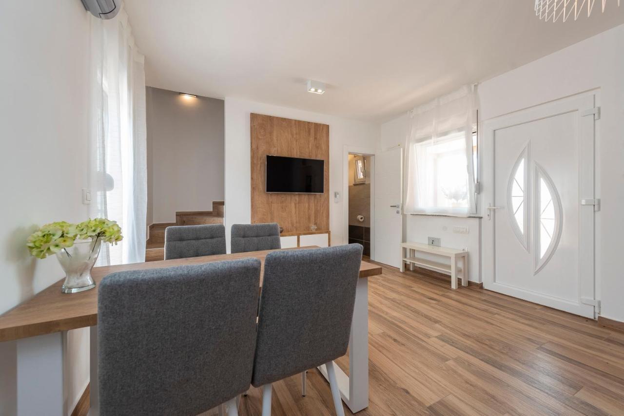Luxury Apartments - La Vir 1 & 2 エクステリア 写真